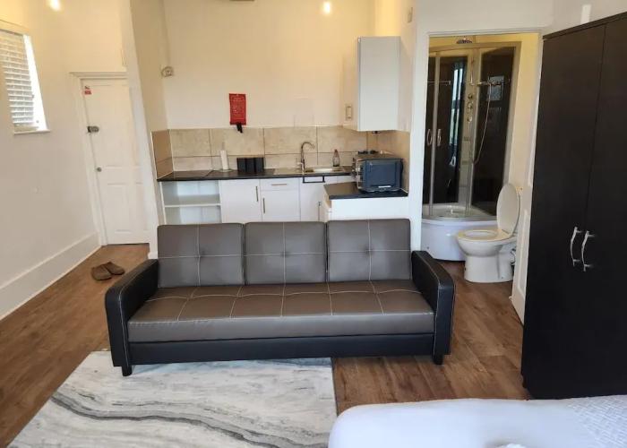 Immaculate 1-bedroom in Greenhithe