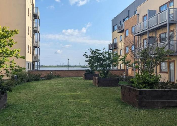 Greenhithe Flat-kent- 20 Mins to London-petsok