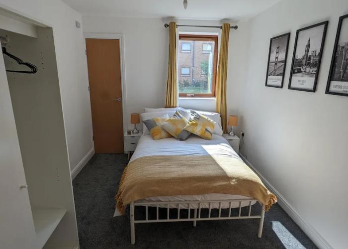Greenhithe Flat-kent- 20 Mins to London-petsok