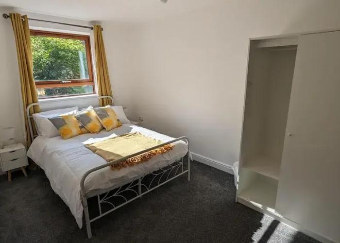 Greenhithe Flat-kent- 20 Mins to London-petsok
