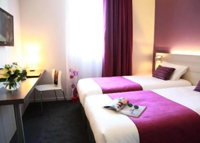 Brit Hotel Vannes-Theix