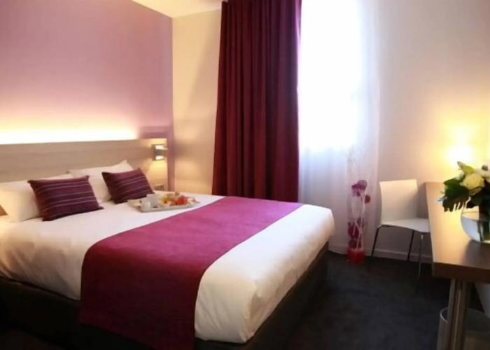Brit Hotel Vannes-Theix