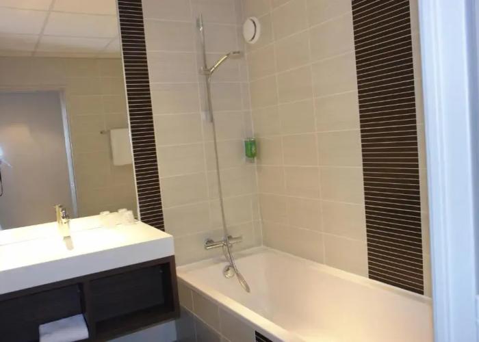 Brit Hotel Vannes-Theix