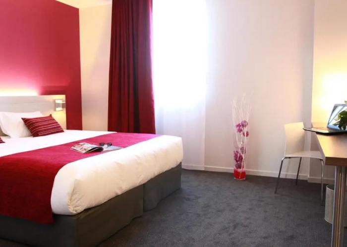 Brit Hotel Vannes-Theix