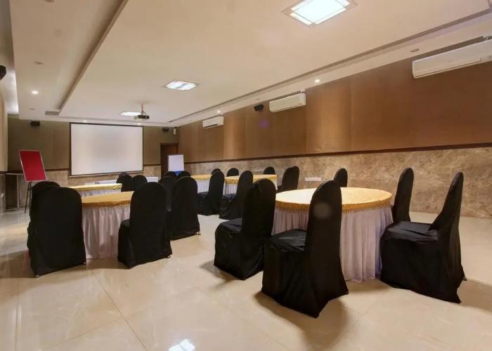 Golden Amoon Resort