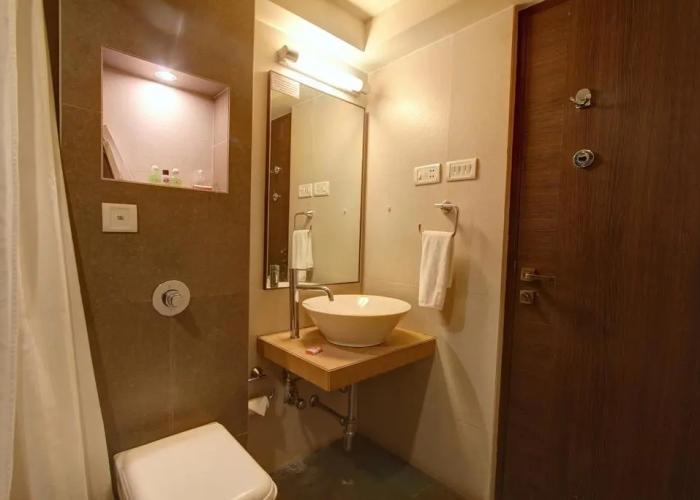 Golden Amoon Resort
