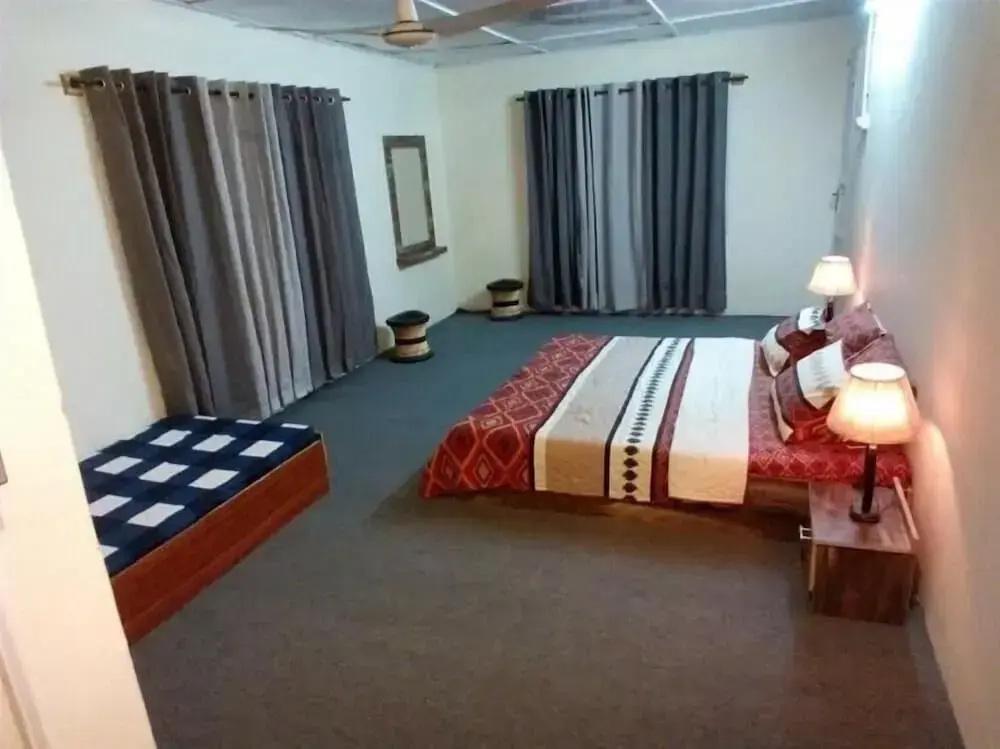 фото Cross Roads Hotel