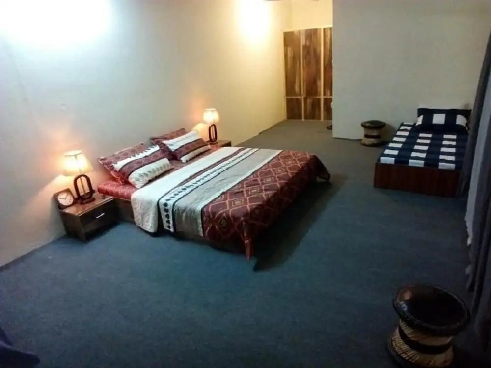 фото Cross Roads Hotel
