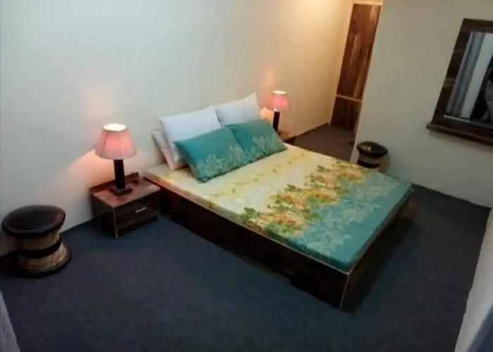Cross Roads Hotel