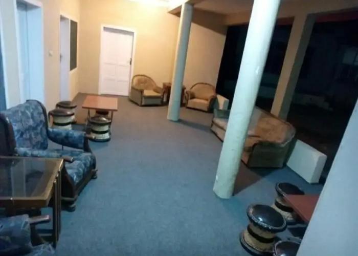 Cross Roads Hotel