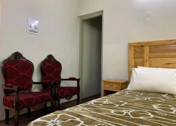 Naveed Tourist Inn