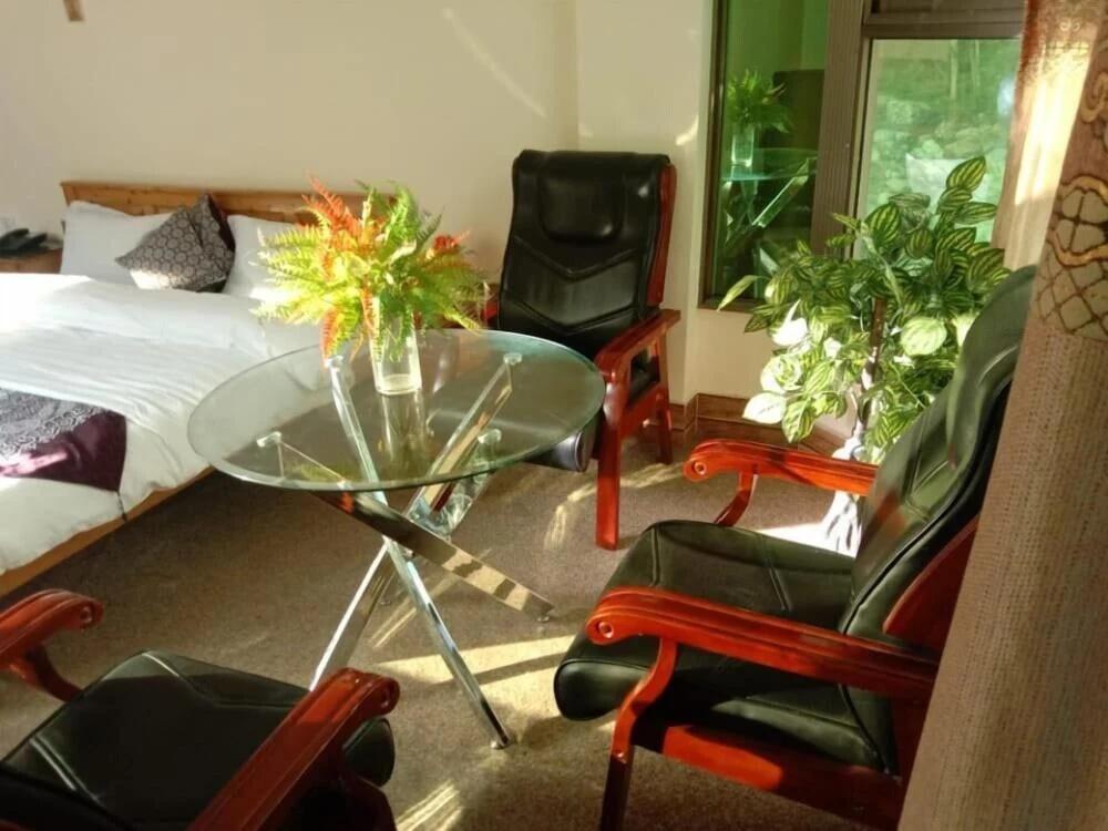 фото Indus Lodges Gilgit