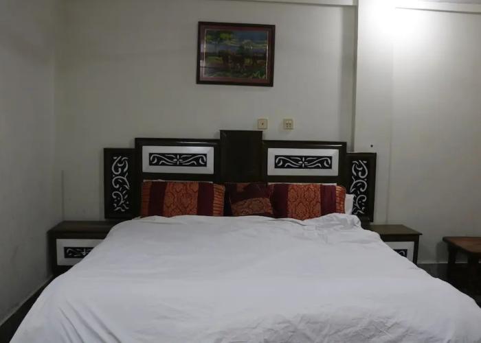 Hotel 99