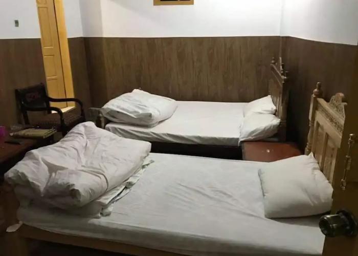 Hotel 99