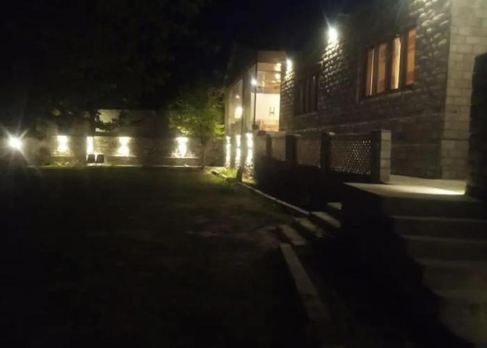 Dumani Inn Hotel And Restaurant