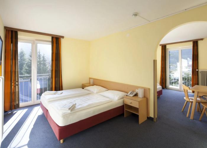 Euro Youth Hotel & Krone