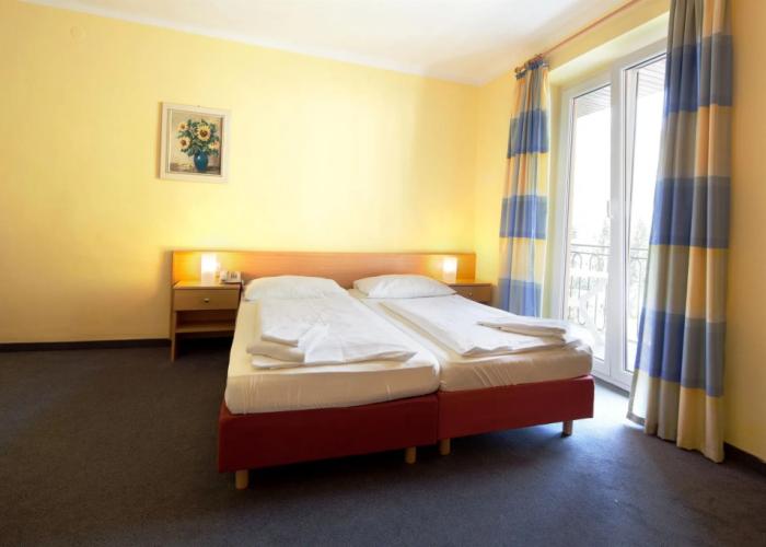 Euro Youth Hotel & Krone