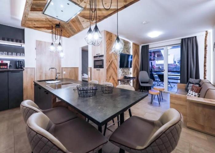 24 by AvenidA - Mountain Hotel