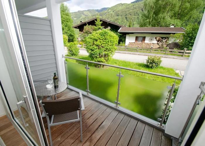 Finest Apartment Glacier View