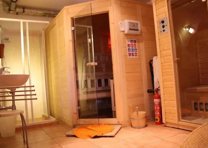 Chalet in Piesendorf With Sauna