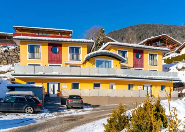 Spacious Chalet in Piesendorf With Sauna