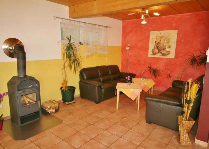 Spacious Chalet in Piesendorf With Sauna