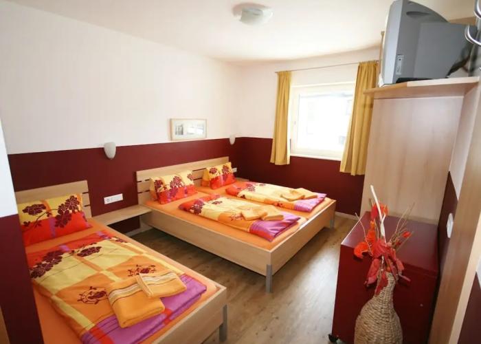 Spacious Chalet in Piesendorf With Sauna