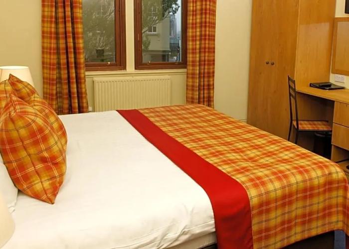 The Pipers Tryst Hotel