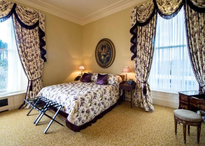 Crossbasket Castle Hotel & Restaurant
