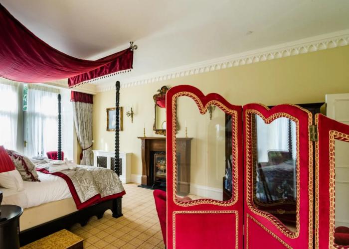 Crossbasket Castle Hotel & Restaurant