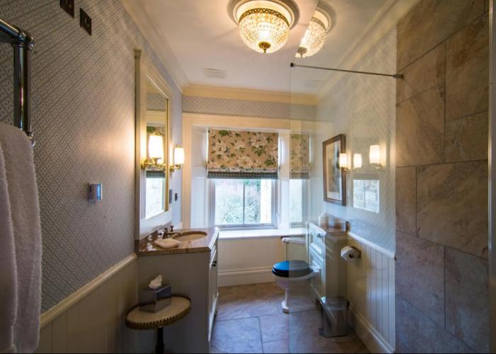 Crossbasket Castle Hotel & Restaurant
