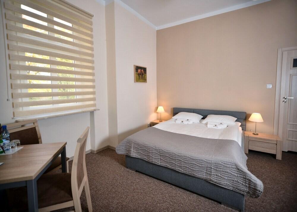 Dworzysko Hotel & Restaurant