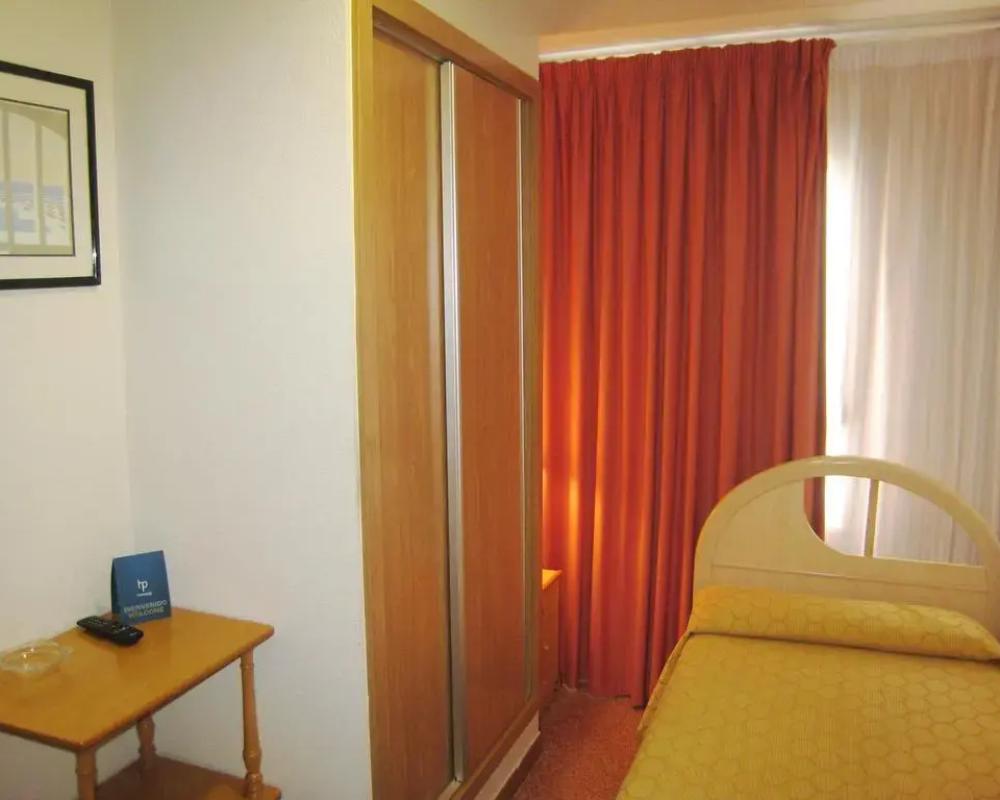 фото Hostal Pensimar
