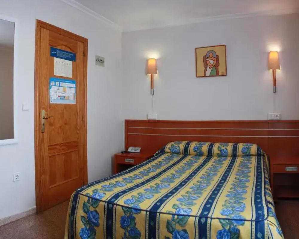 фото Hostal Pensimar