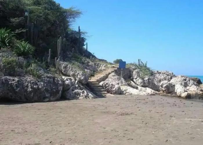 Rock Side Beach Villa