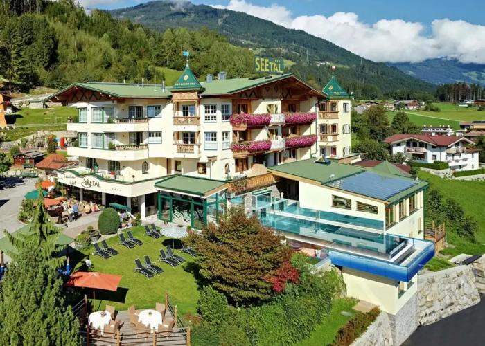 Apartment With Zillertal Alps Views