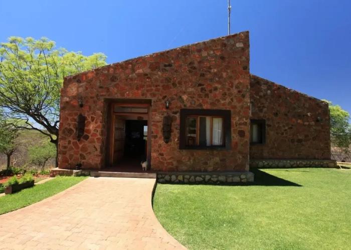 Onduri Lodge - In Okaukuejo