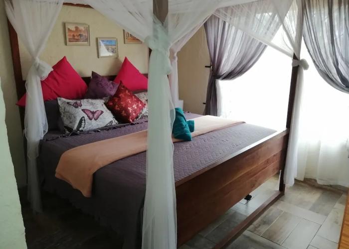 Ann's Lodge & Camping