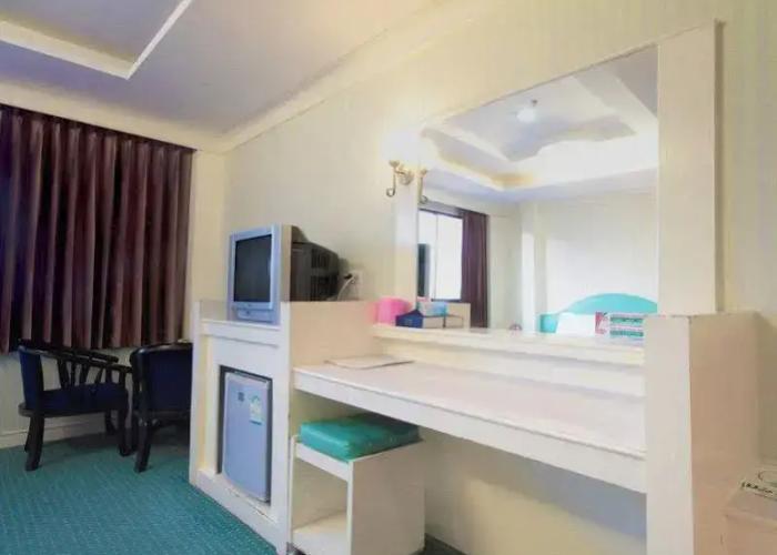 River Hotel The Budget