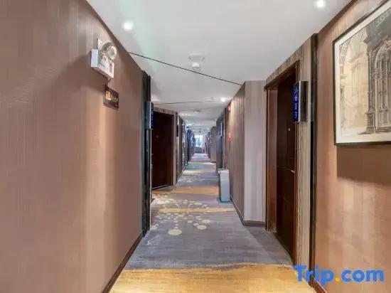 Xingyi Yunzao Boutique Theme Hotel
