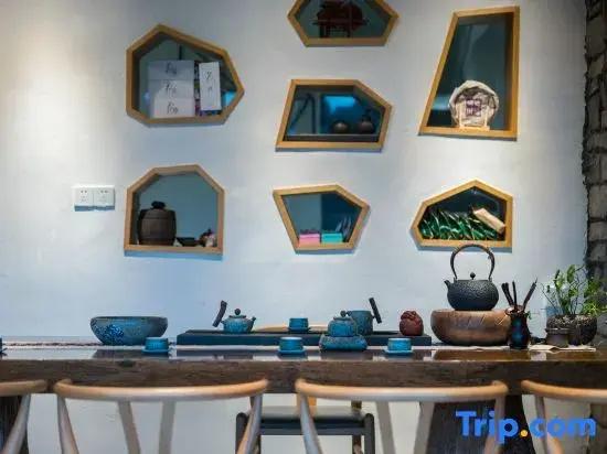 Wanfeng Linjingtang Holiday Hostel