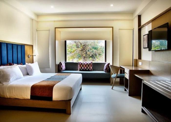 Purple Cloud Hotel