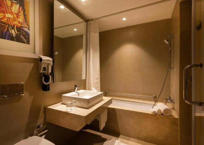 Holiday Inn Express & Suites Bengaluru Old Madras Road by IHG