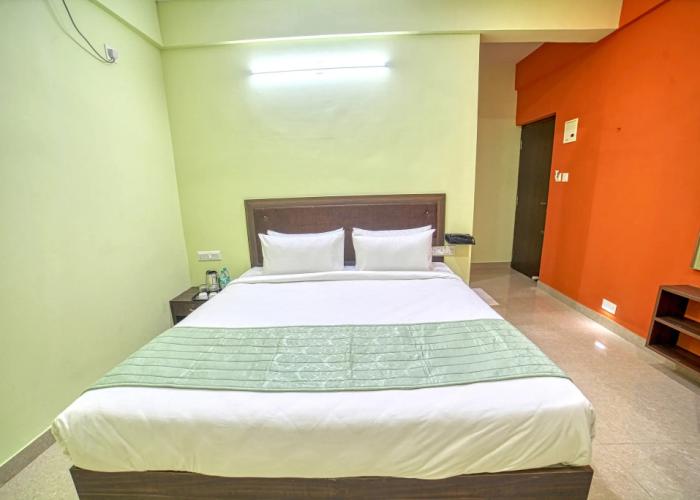 Red Key Bangalore Airport Hotel