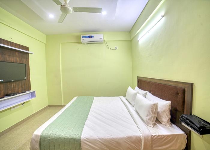 Red Key Bangalore Airport Hotel