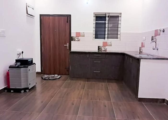 Roomshala 135 Paradise Villa Banglore