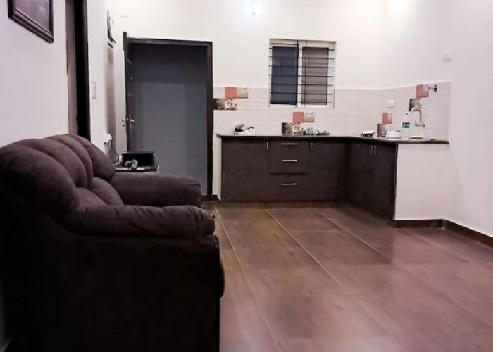 Roomshala 135 Paradise Villa Banglore
