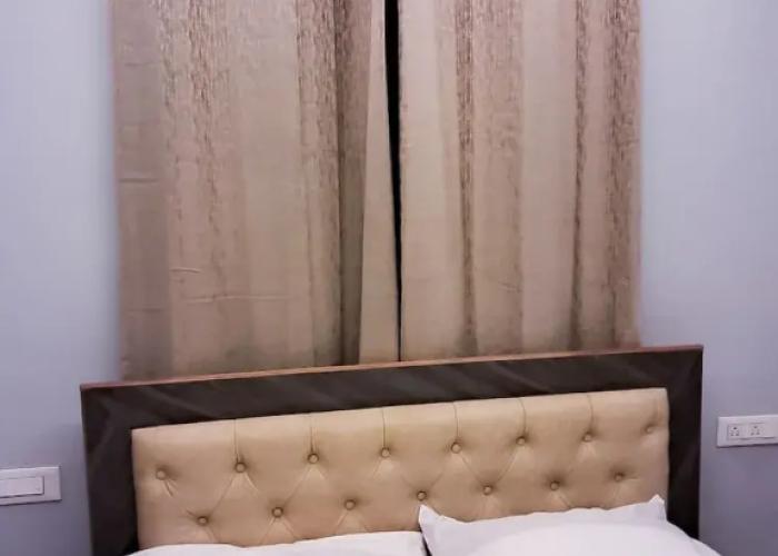 Roomshala 135 Paradise Villa Banglore
