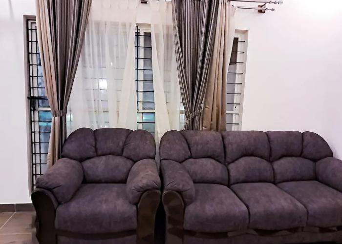Roomshala 135 Paradise Villa Banglore