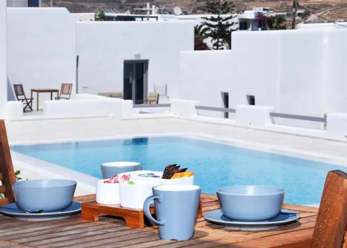 Ionathan Koufonisia Suites